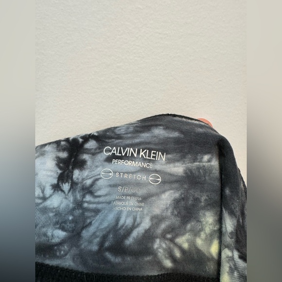 Calvin Klein Performance Tie-Dye Bike Shorts - Picture 5 of 5